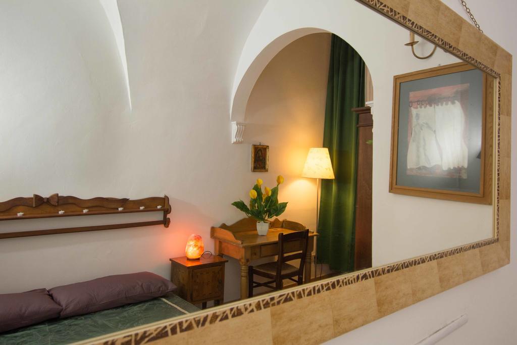 Quattro Cantoni R-Home Rome Room photo